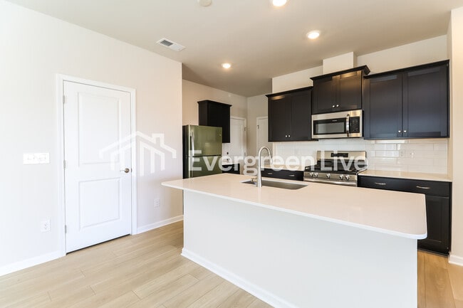 Foto del edificio - 1635 Swallow Tail Dr