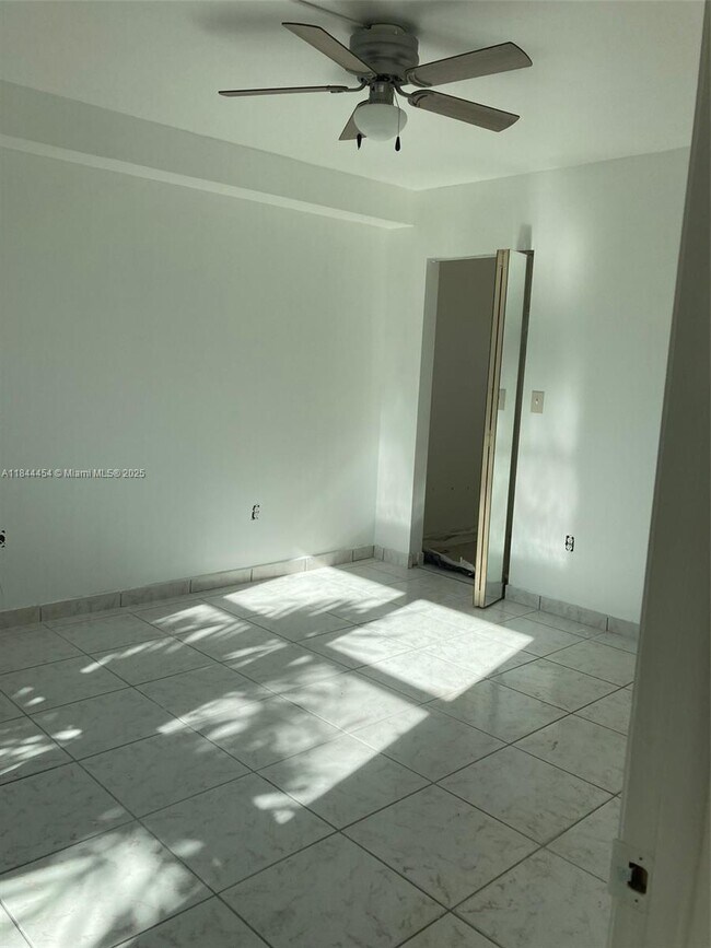 Foto del edificio - 11750 SW 18th St