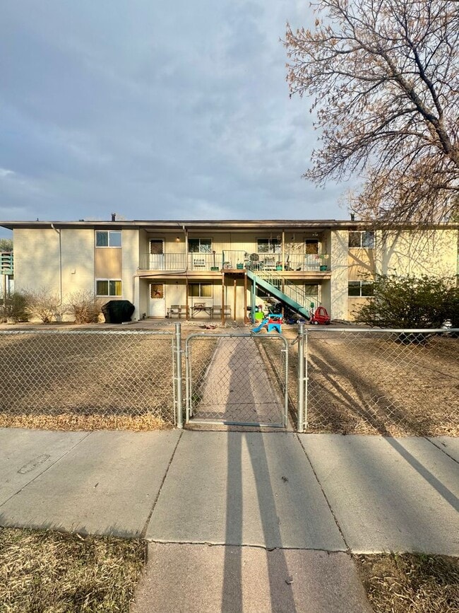 N. Chestnut Street - N. Chestnut Street Apartment