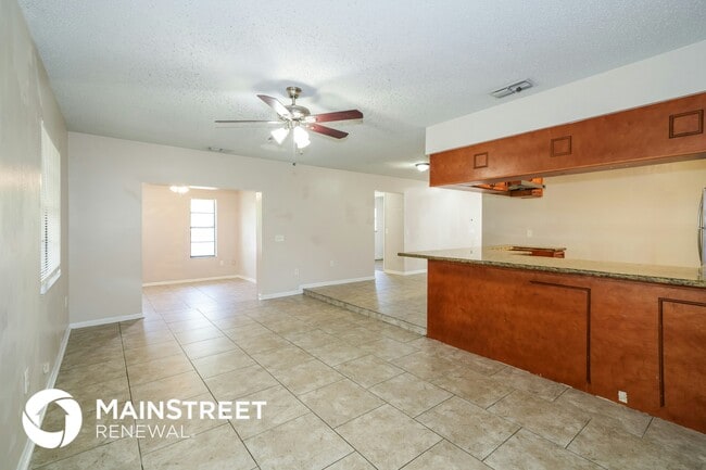 Building Photo - 4601 E Serena Dr