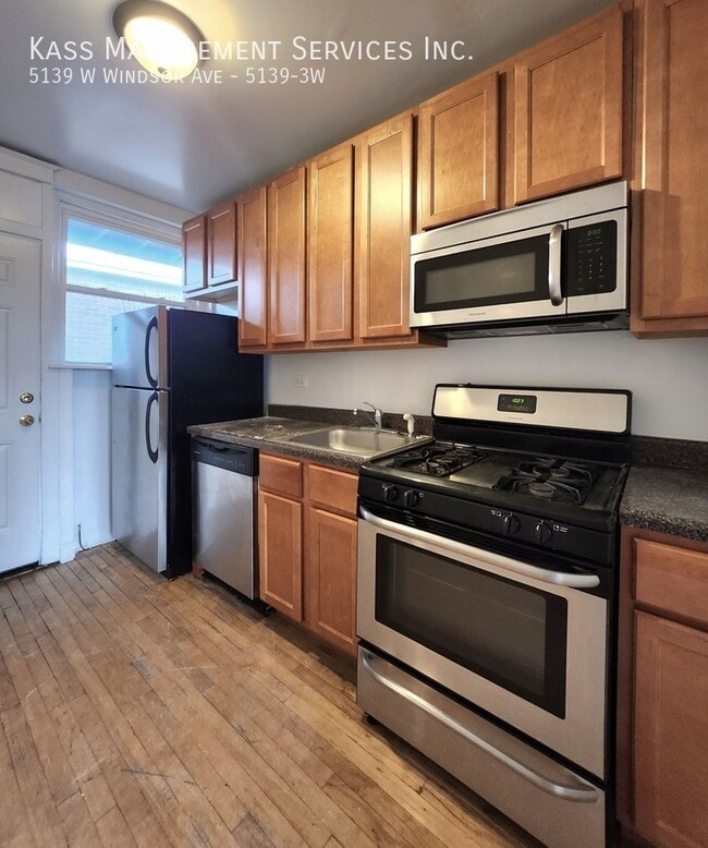 Building Photo - 5139 W Windsor Ave