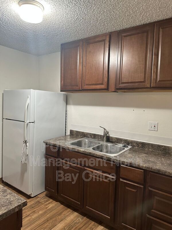 Building Photo - 755 El Rio Ct