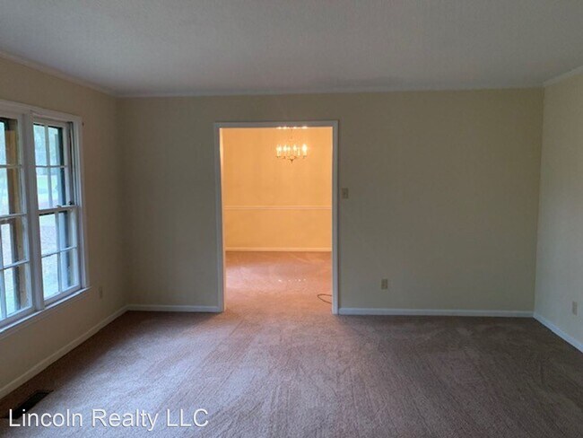 Building Photo - 4 br, 3 bath House - 2118 Lakeshore Dr