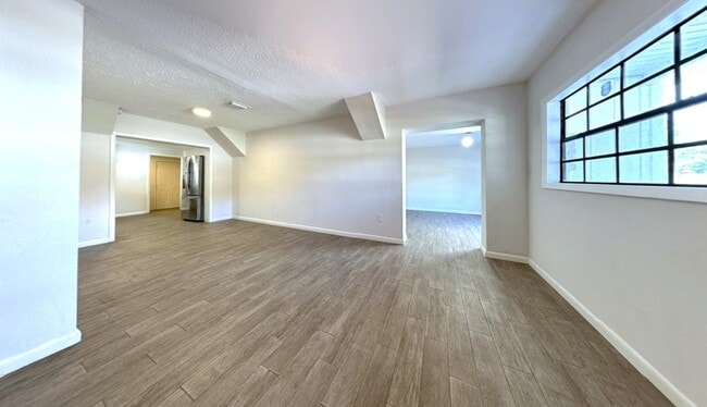 Building Photo - 2928 W Elrod Ave