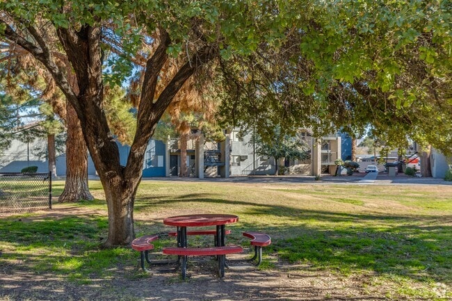 Patio - Ridge on Charleston