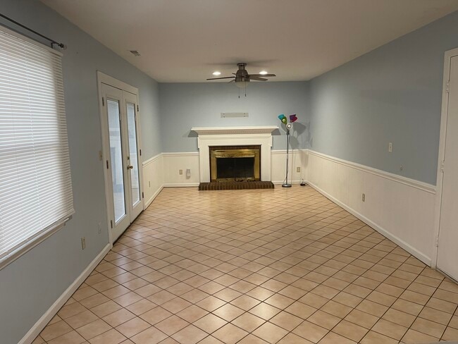 Foto del edificio - 6016 Loch Arbor Ln