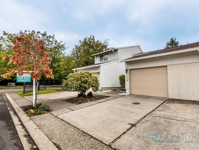 Foto del edificio - Inviting 2-Bedroom, 2.5 Bathroom Home in Gresham