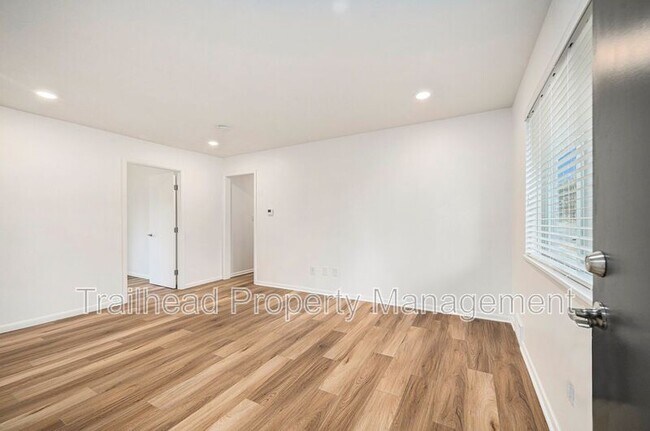 Foto del edificio - 7801 W 83rd St