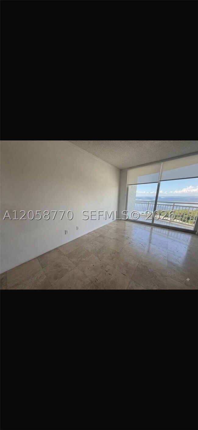Building Photo - 2475 Brickell Ave