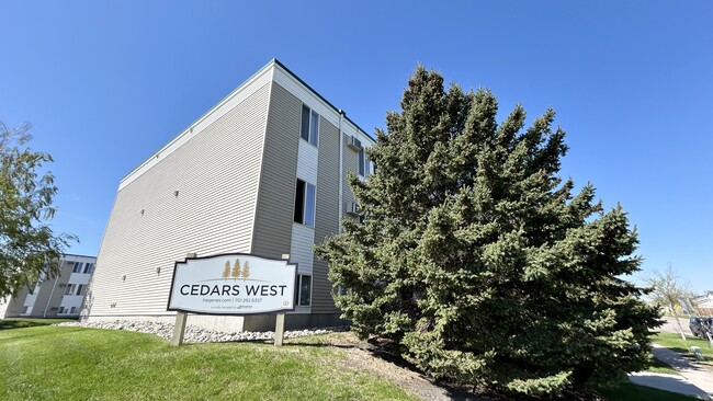 Building Photo - Cedars West
