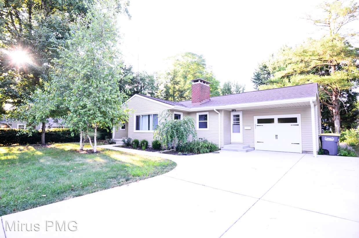 Primary Photo - 4 br, 2 bath House - 810 Elm Street