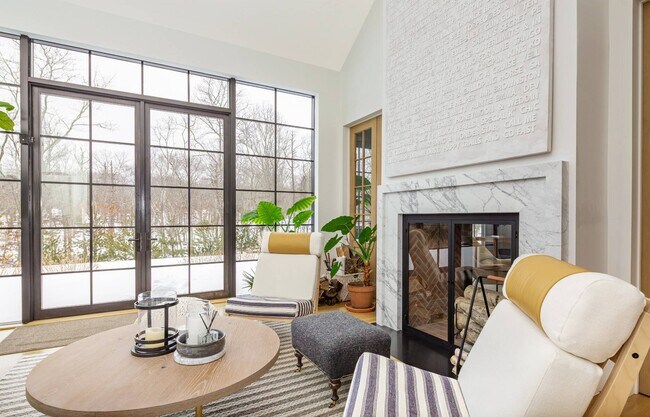 Foto del edificio - 13 Hilltop Ln