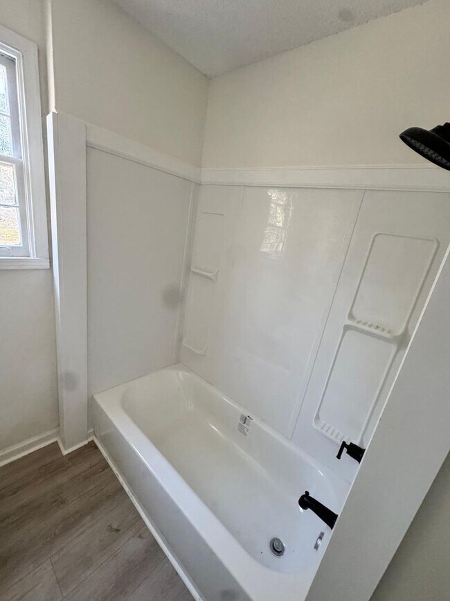 Foto del edificio - 2005 Mott Dr W