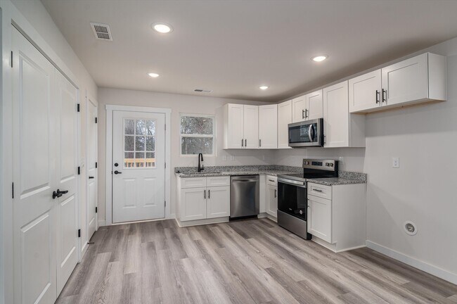 Foto del edificio - 652 2nd St SE