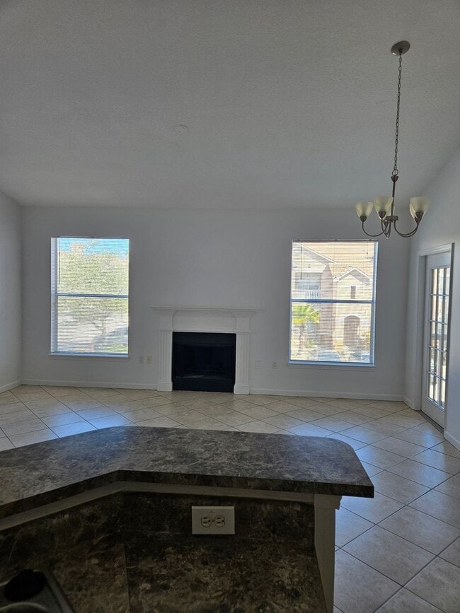 Building Photo - 2 Bedroom, 2 bathroom Townhouse for Rent i...
