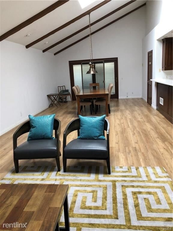 Foto del edificio - 5 br, 3 bath House - 1647 N Santa Anita Ave