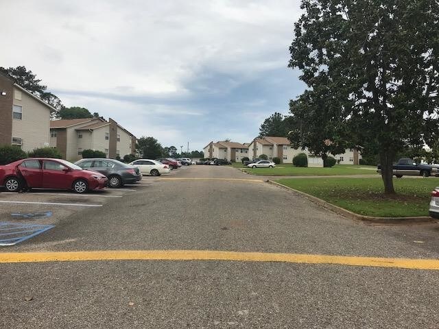Building Photo - Creekstone Pines - Available