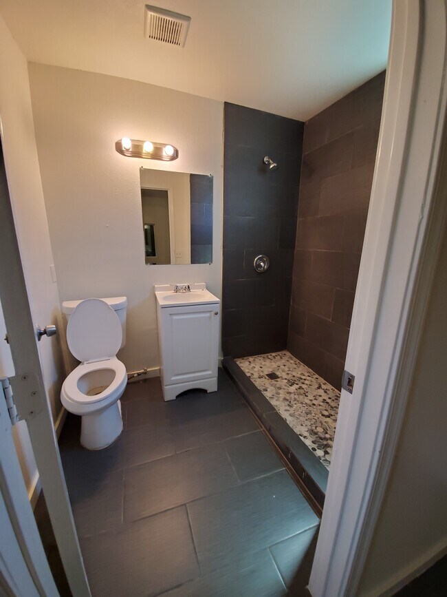 Foto del edificio - 2225 E Taylor St