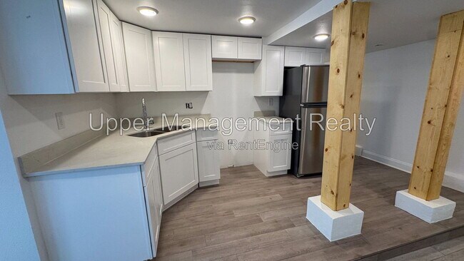 Building Photo - 7429 Hampson St