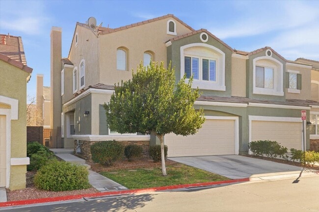 Building Photo - 972 Prestwick St