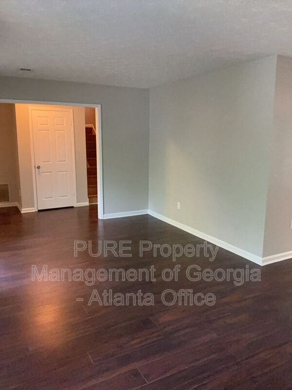 Building Photo - 3227 Stonewall Dr NW