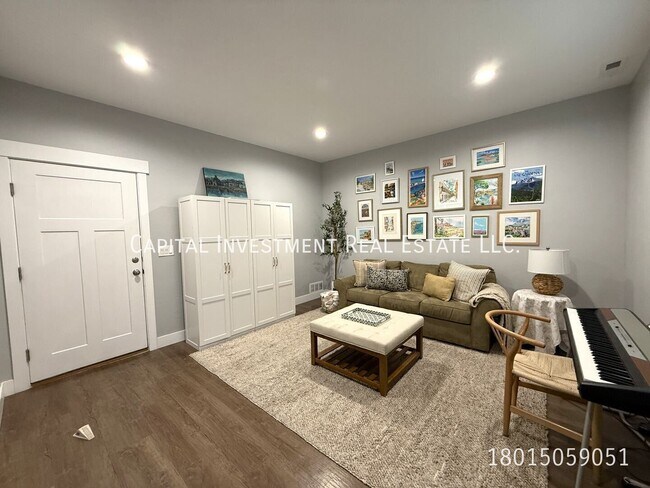 Building Photo - 65 S Walker Ln