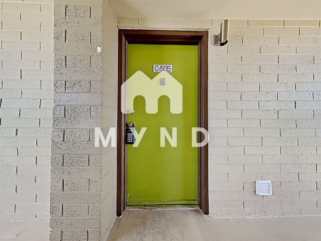 Primary Photo - 2 br, 2 bath Condo - 353 E Thomas Rd Apt C...