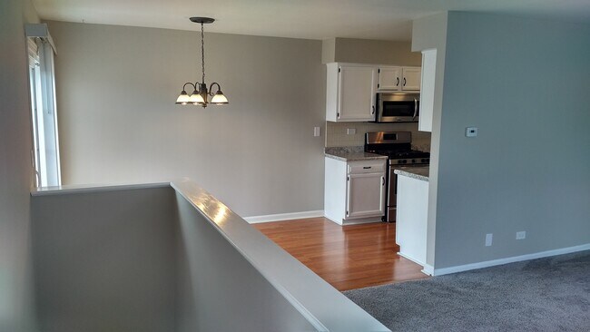 Building Photo - 1337 Lowell Dr