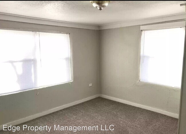 Building Photo - 3 br, 1 bath House - 1515 S Travis