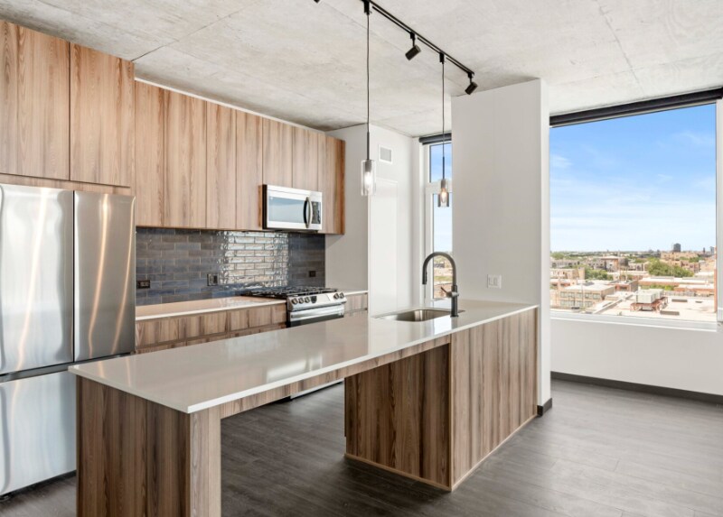 Foto principal - 1601 W Lake St