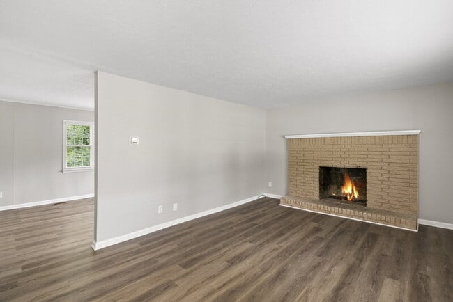 Building Photo - 10577 Thrasher Rd