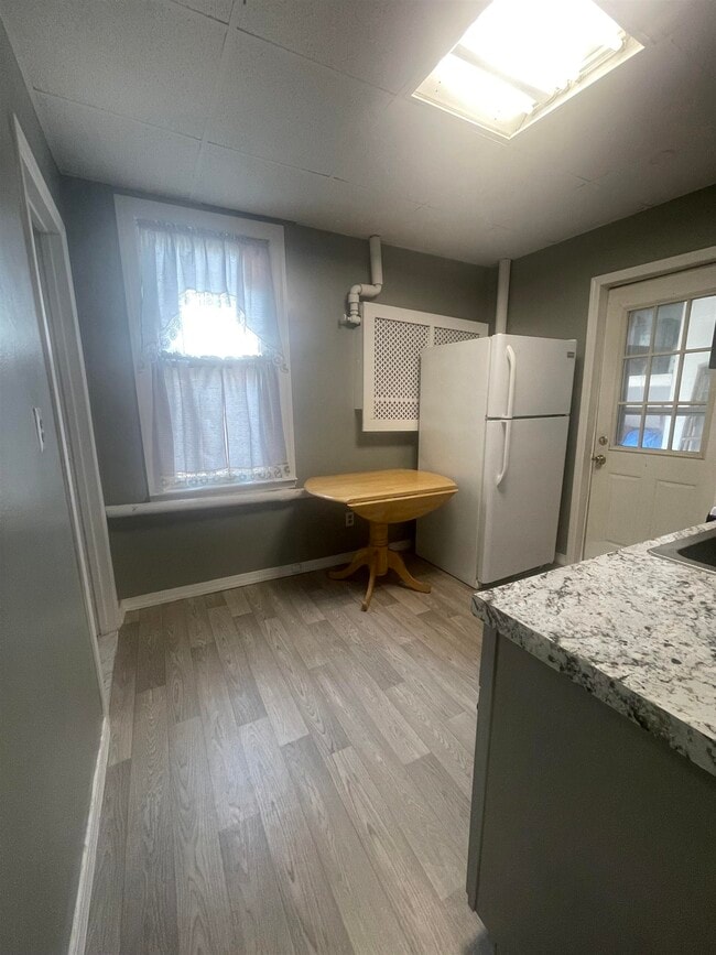 Foto del edificio - 107 Sherman Ave