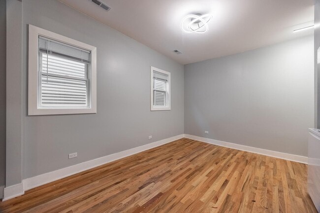Photo - 1741 N California Ave (Chicago, IL) Apartment