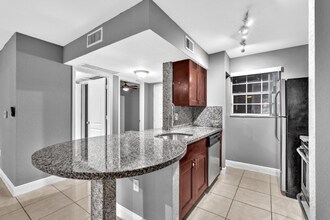 Building Photo - 2890 N Oakland Forest Dr