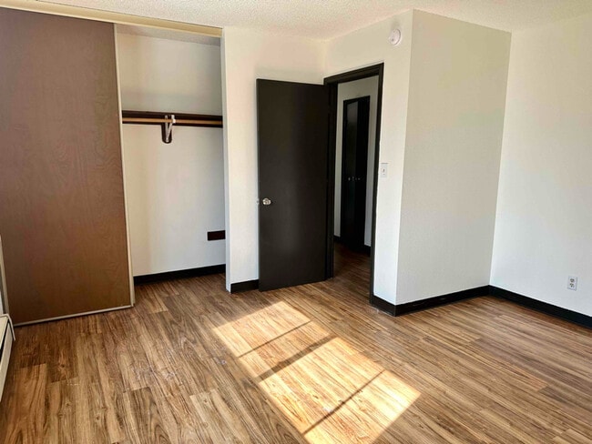 Building Photo - 1101 N Recluse Cir