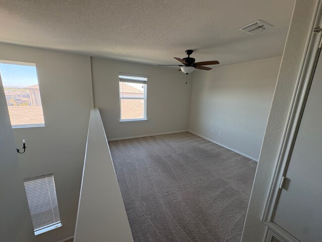 Building Photo - 10347 Dunlap