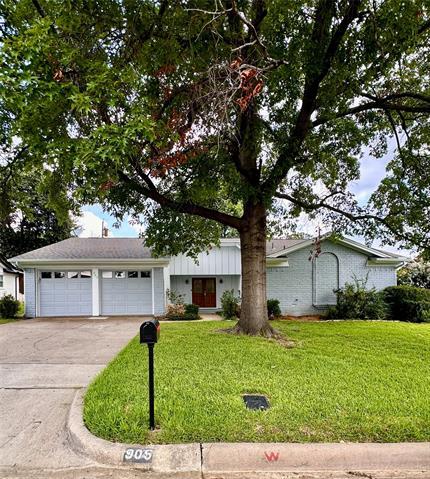 Foto principal - 905 Stratford Dr