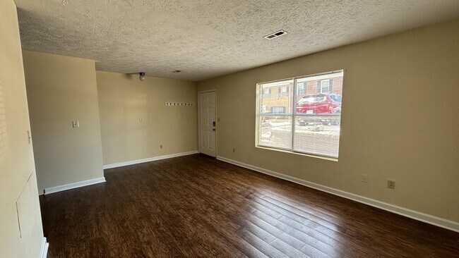 Foto del edificio - 133 Clover Valley Cir