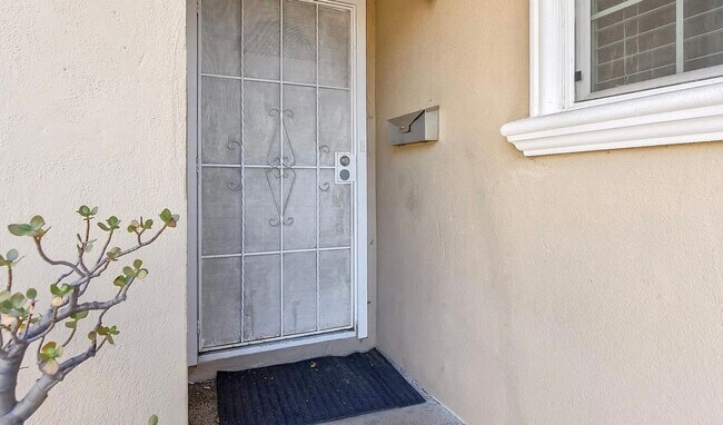 Foto del edificio - Excellent 4 bed 2 Bath Home in the Riverma...