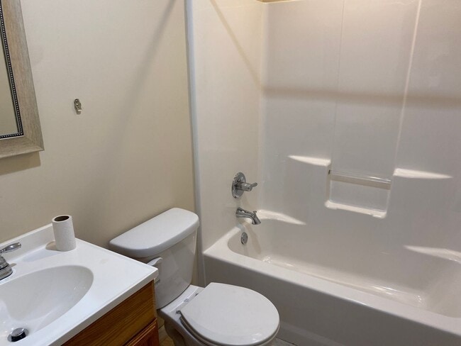 Building Photo - 2643 Tanglewood Trail W