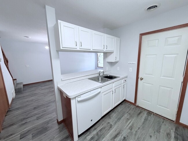 Building Photo - 393 Leeward Trail
