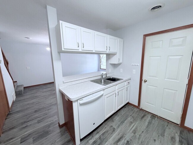 Foto del edificio - 393 Leeward Trail