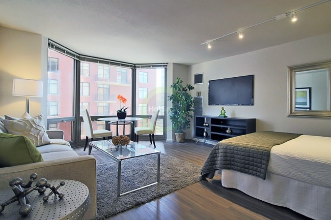 Photo - 1229 N Dearborn St Apartment