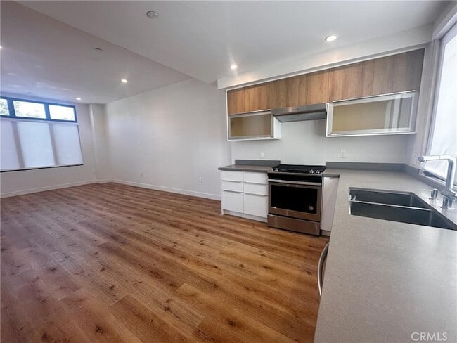 Photo - 511 N Santa Anita Ave Apartment