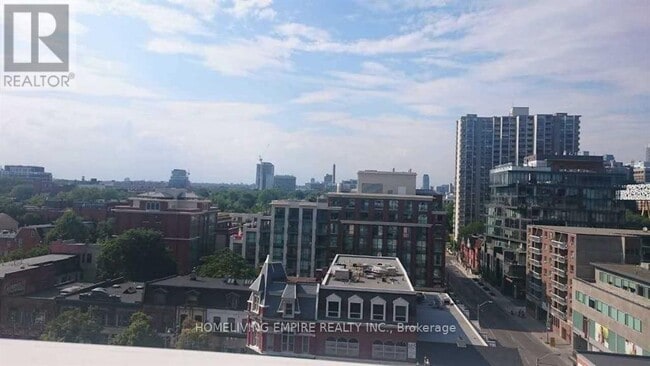 Building Photo - 318 Richmond St W