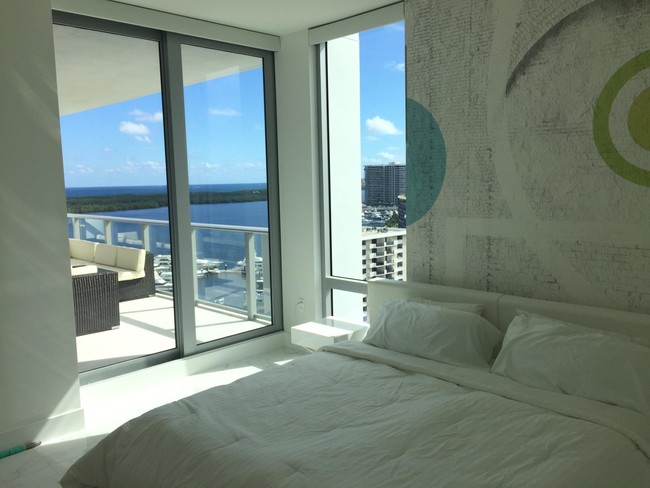 Foto del edificio - 2 Water Club Way