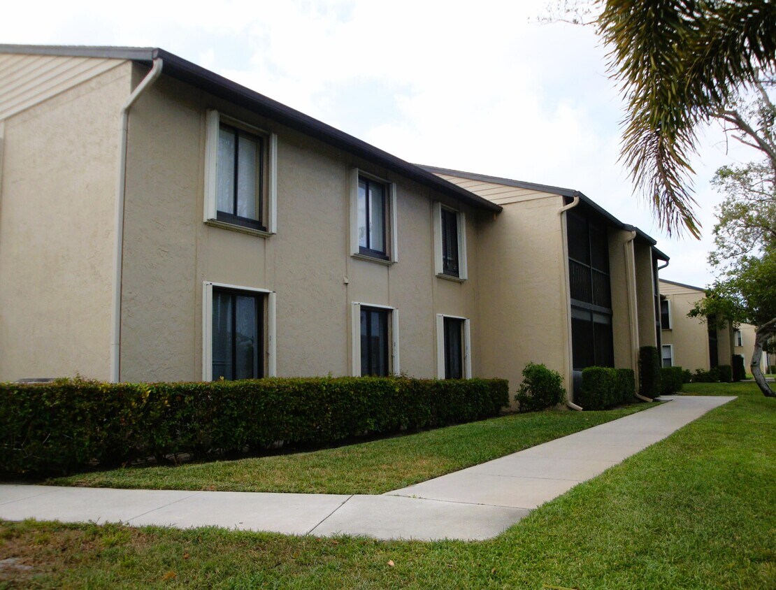 723 Sunny Pine Way Unit G1, Greenacres, FL 33415 Condo for Rent in