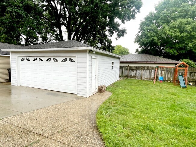 Foto del edificio - 3656 Wedgewood Dr SW