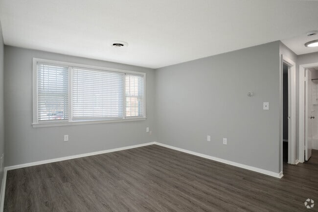 1BR, 1BA - 600SF - Living Room - Countryside Apartments