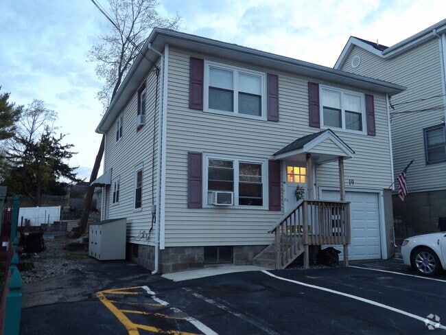 Building Photo - 19 Hasbrouck Ave